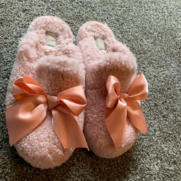 UGG | Shoes | Women Size 8 Salmon Ugg 